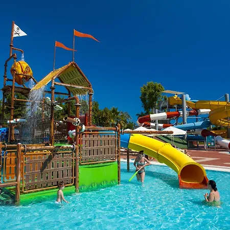 Turan Semesteranläggning (resort) 5*